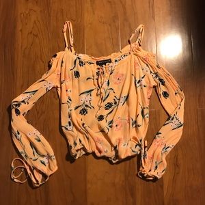 Kendal & Kylie Off the shoulder top